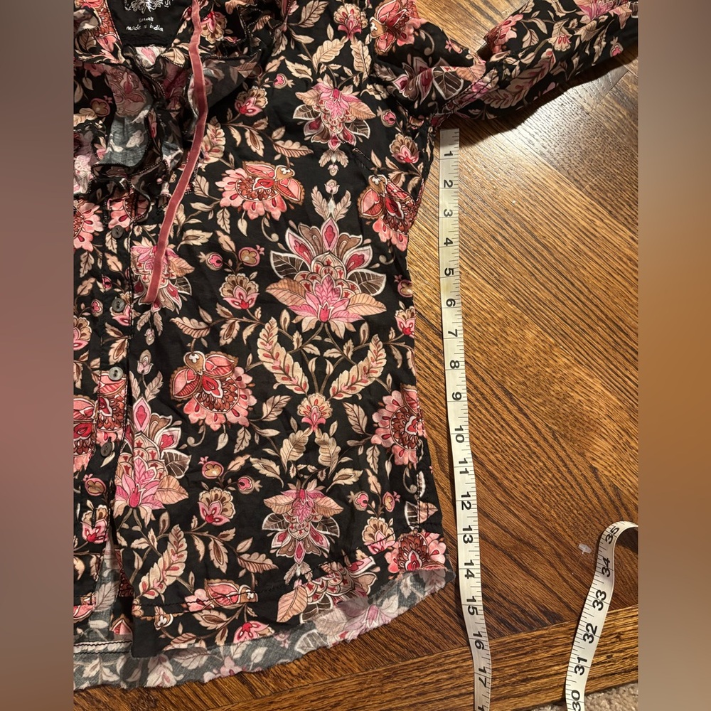Cino |‎ Black Red Pink Floral Ruffle Blouse 109108 Sundance BMLT Sz S - Picture 6 of 8
